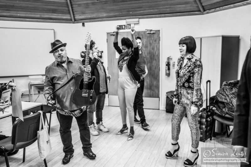 incognito back stage 2016
