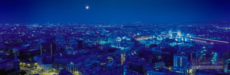 London-City-Panorama-in-moonlight